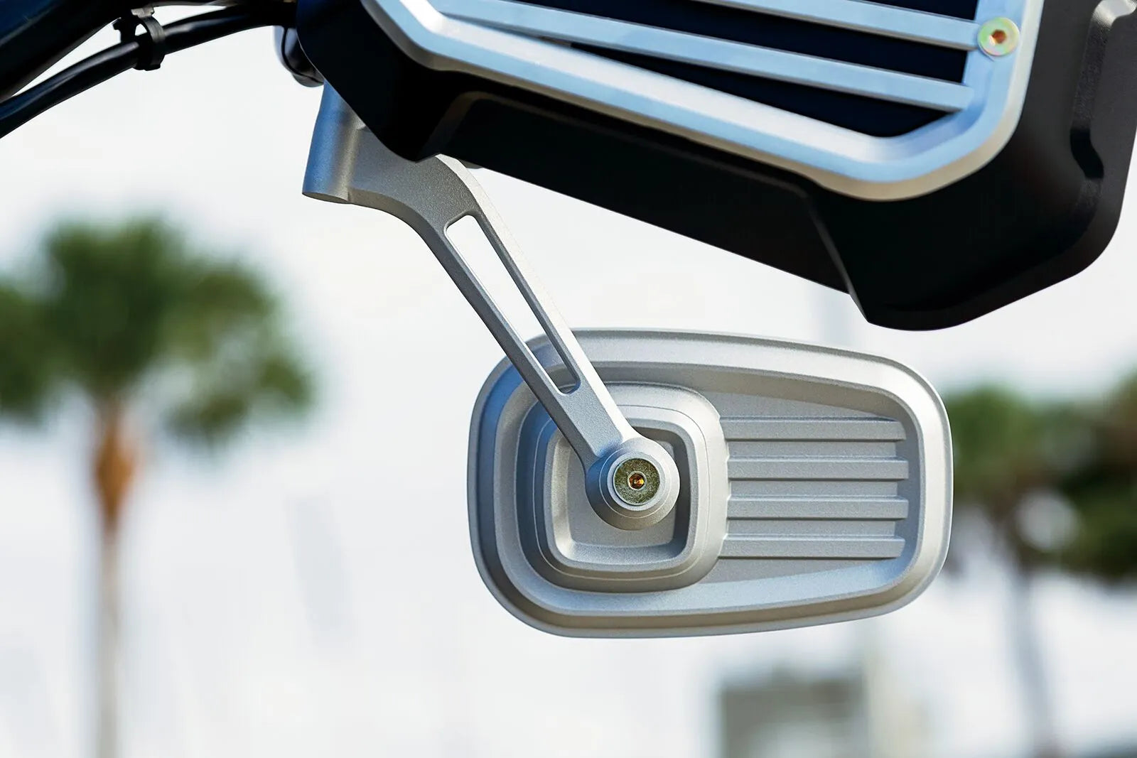 Kuryakyn Dillinger Mirror: Enhanced Visibility