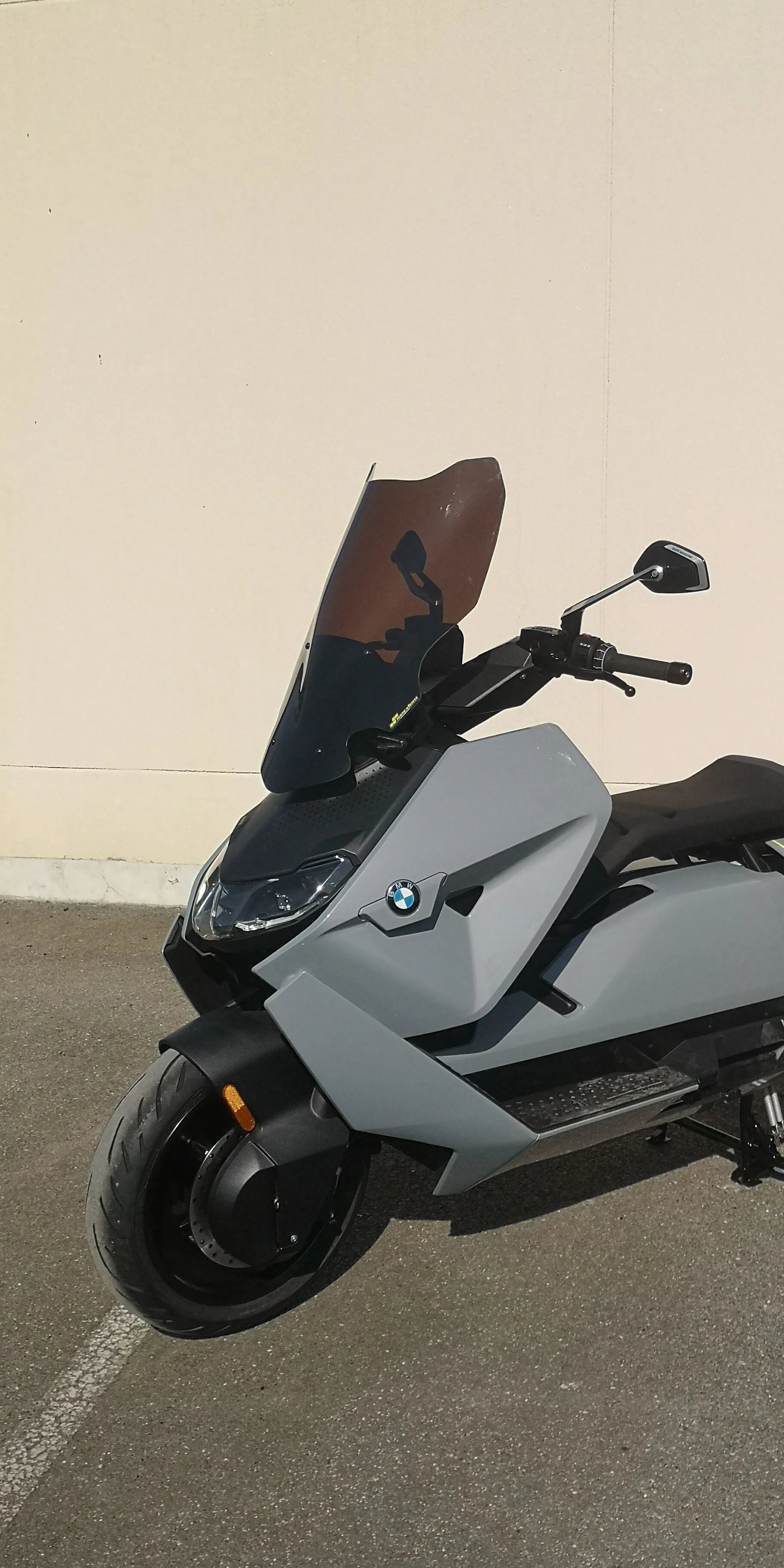 Bullster Windscreen - Gray Smoke, 23 Inch