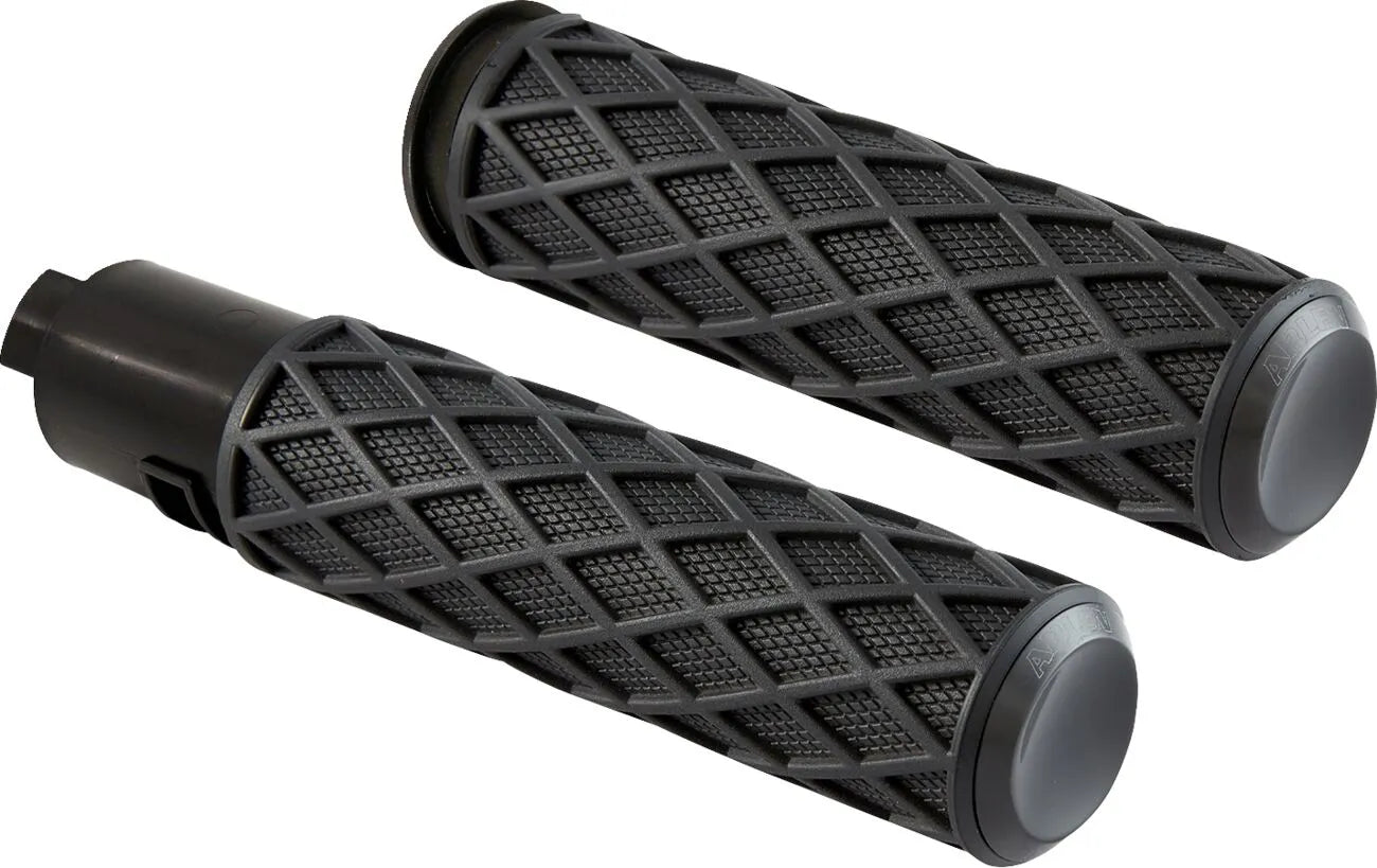 Arlen Ness Diamond Grips - Black, 1"