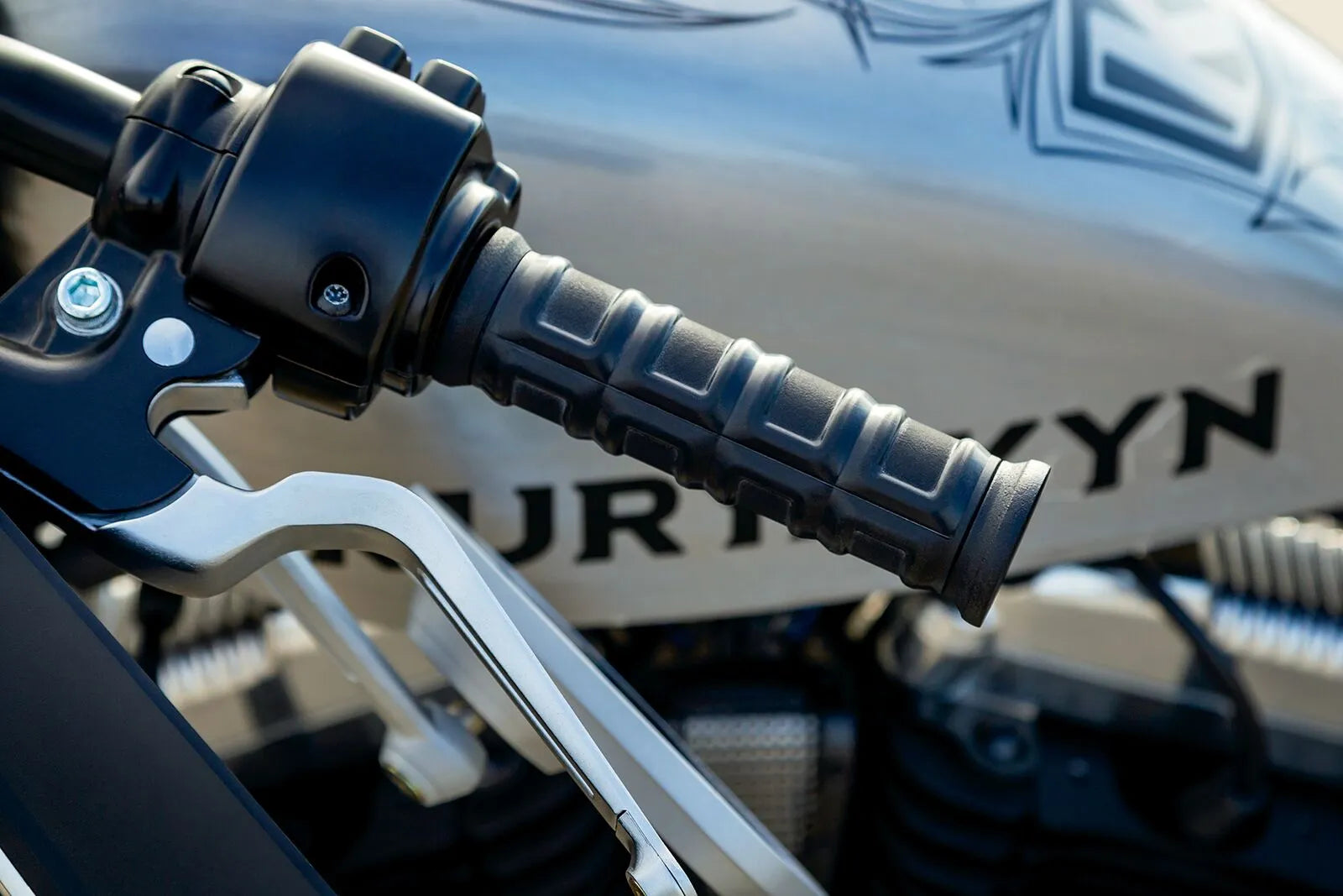 Kuryakyn Dillinger Handlebar Grips