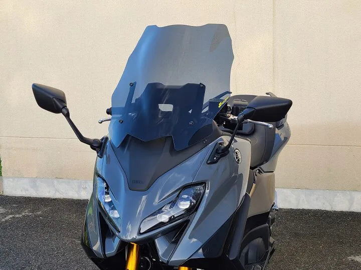 Bullster Scooter Windscreen - Enhanced Aerodynamics