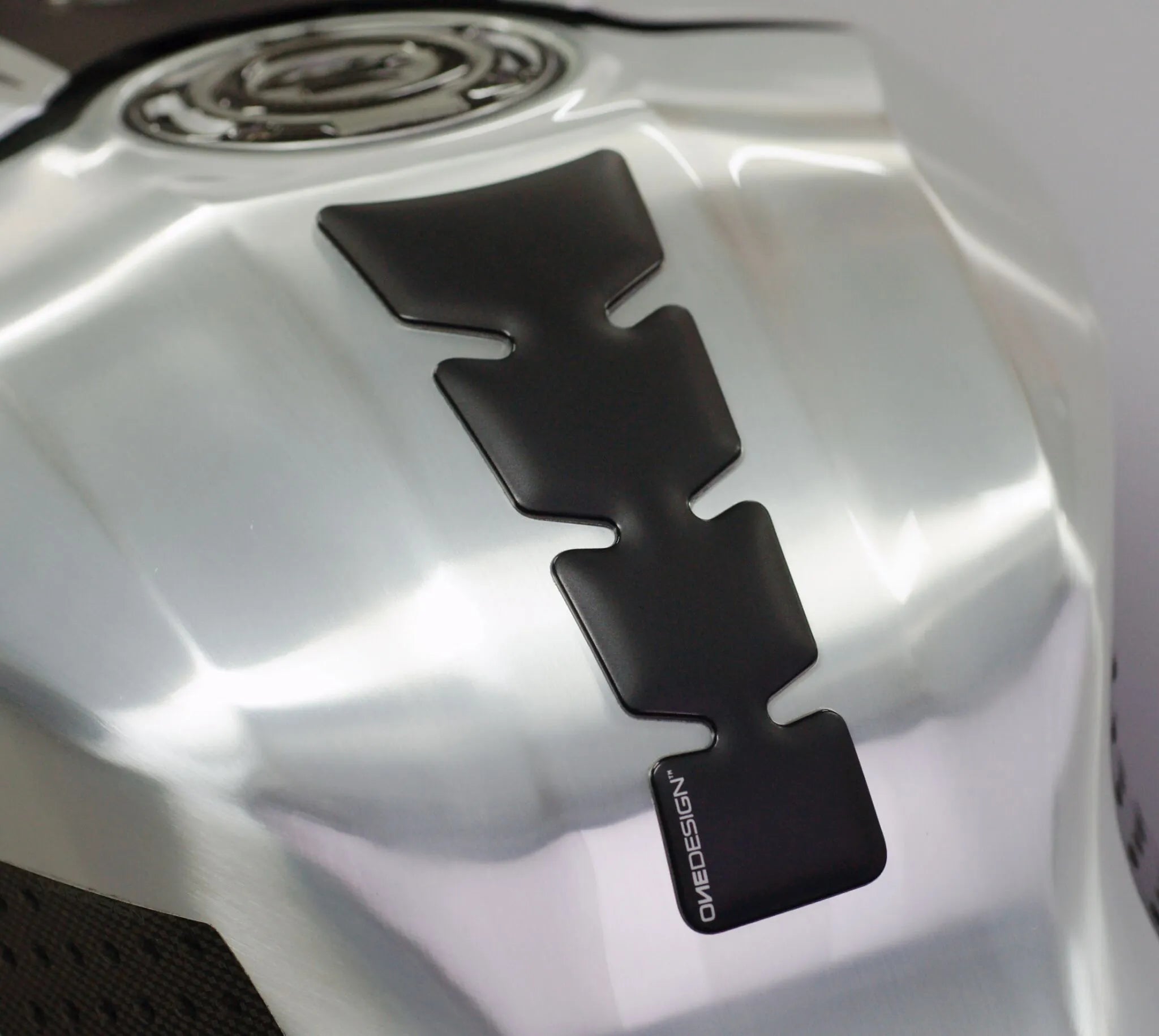 Onedesign Resin/soft Touch Tank Pad - Universal Fit