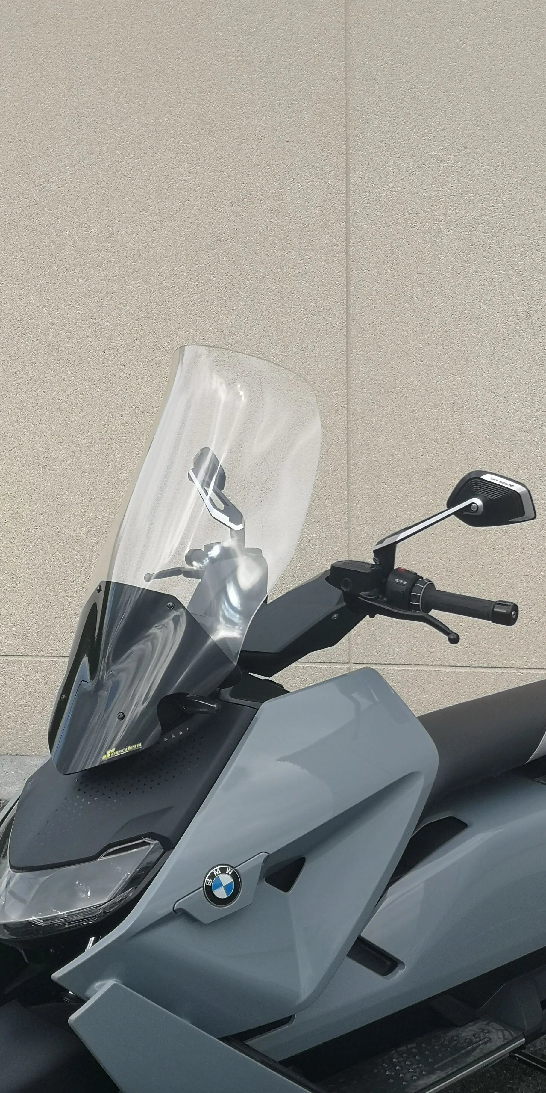 Bullster Windscreen - Clear Scooter Windshield