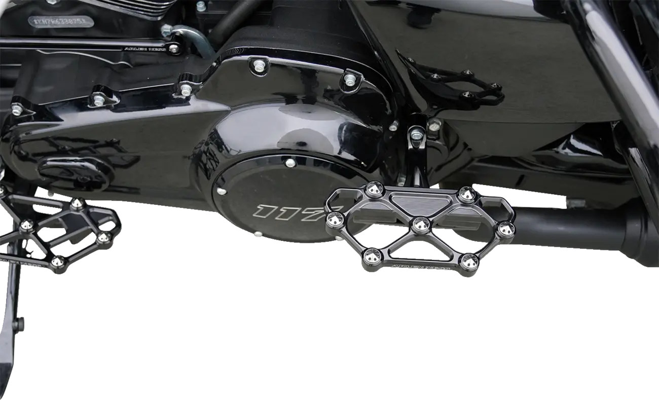 Arlen Ness Diamond Floorboards - Black Anodized