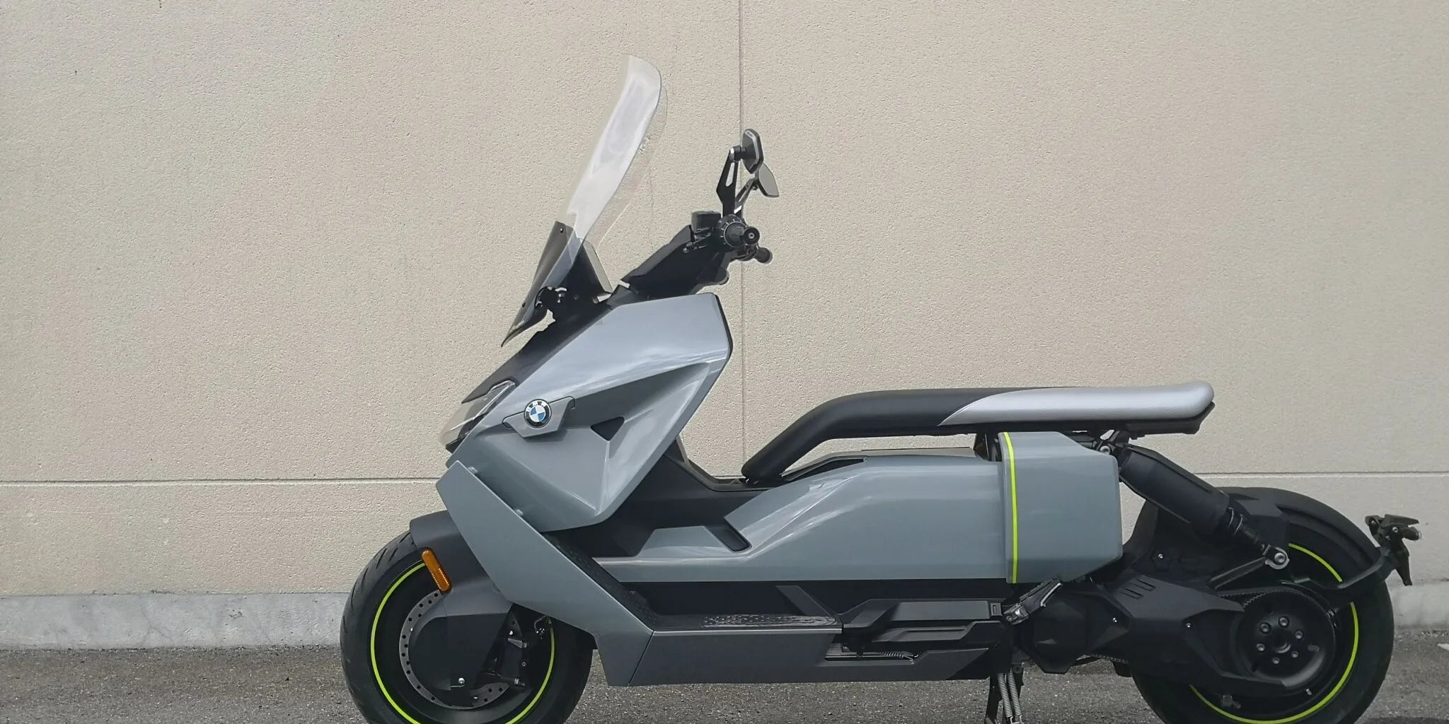 Bullster Windscreen - Clear Scooter Windshield