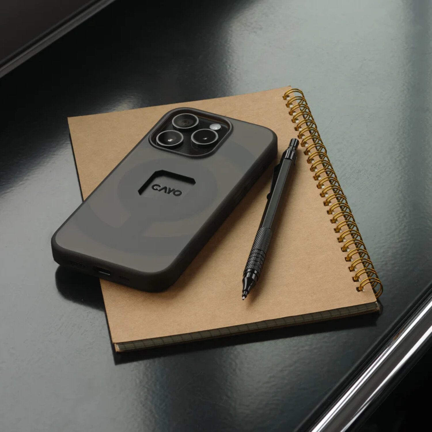 Cayo phone.dokk - iPhone 15 Pro Max - Smoky black