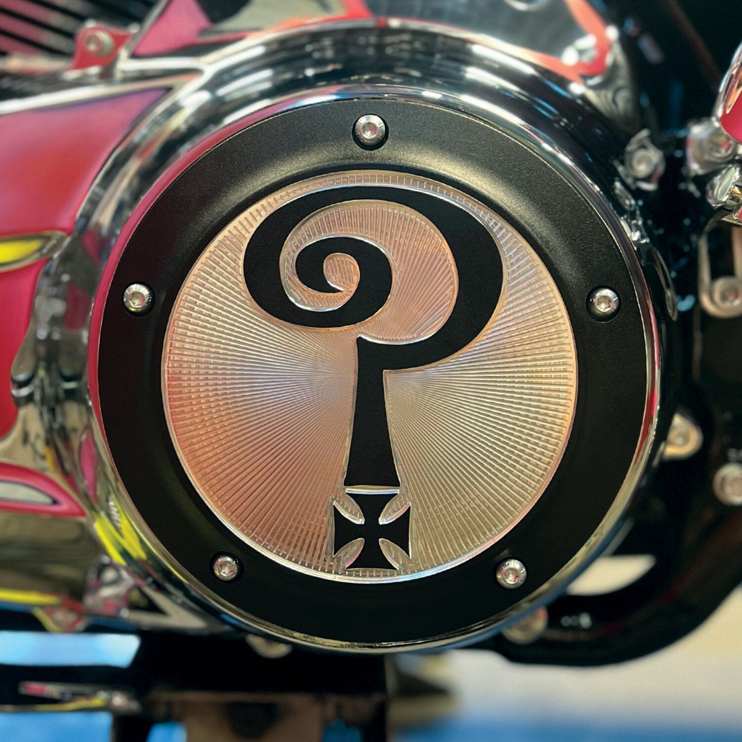 Indian Larry Motorcycles Indian Larry 'Question Mark' derby cover - Matte black/clear