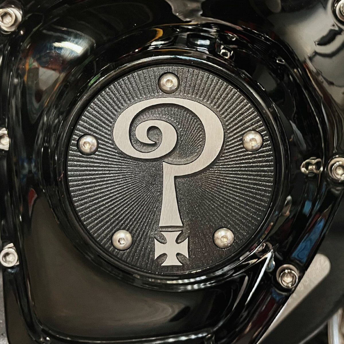 Indian Larry Motorcycles Indian Larry 'Question Mark' point cover - Matte black/alu