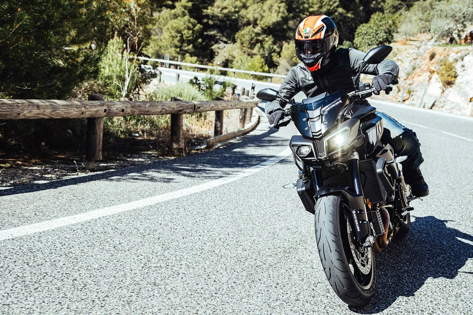 Metzeler Sportec M9 Rr Front Tire 120/70zr17