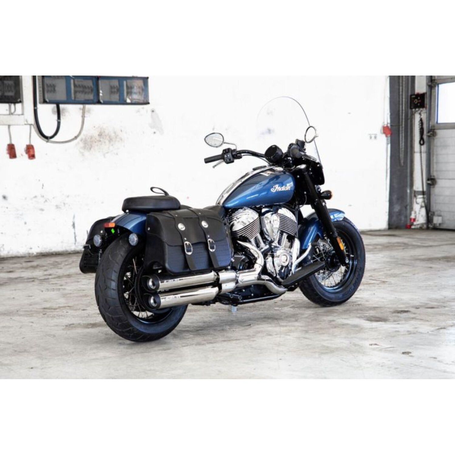 Miller Exhaust Miller Omaha II Slip-Ons polished End cap SlashCut black
