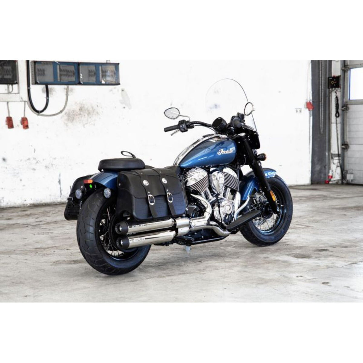 Miller Exhaust Miller Omaha II Slip-Ons polished End cap Tapered black