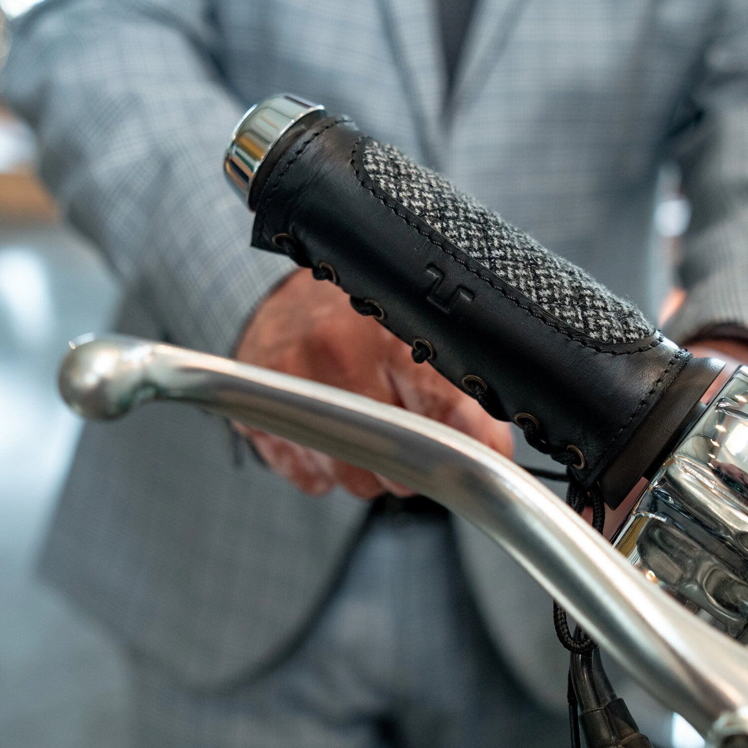 Trip Machine x DGR Haberdash Grips 12cm black