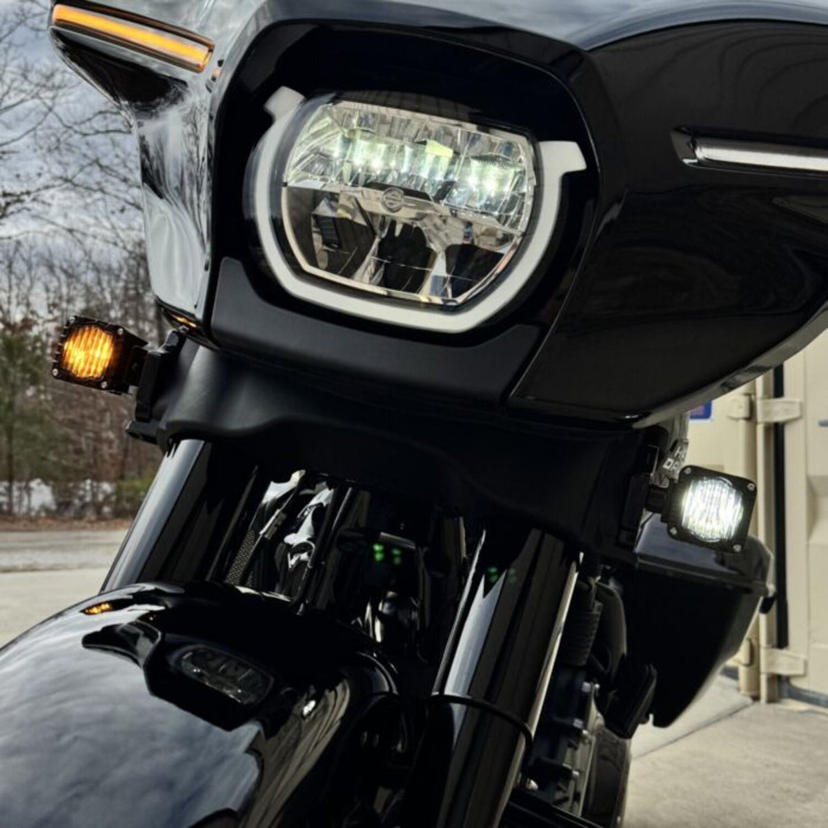 Custom Dynamics Shark Demon LED turn signal Front - White