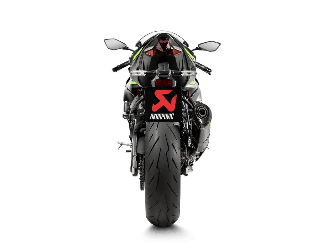 Akrapovic Slip-on Line Lyddæmper med Carbon Fiber Endestykke - ECE Godkendt til Vejbrug