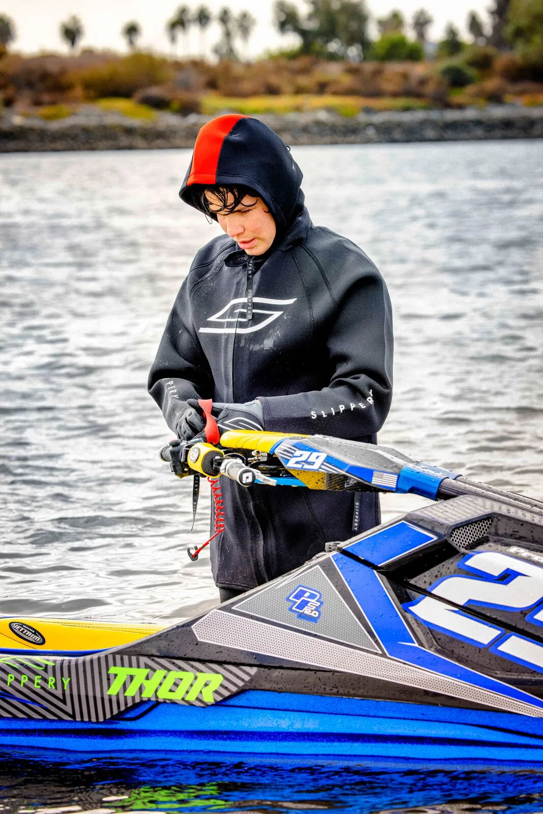 Slippery Tour Coat Black