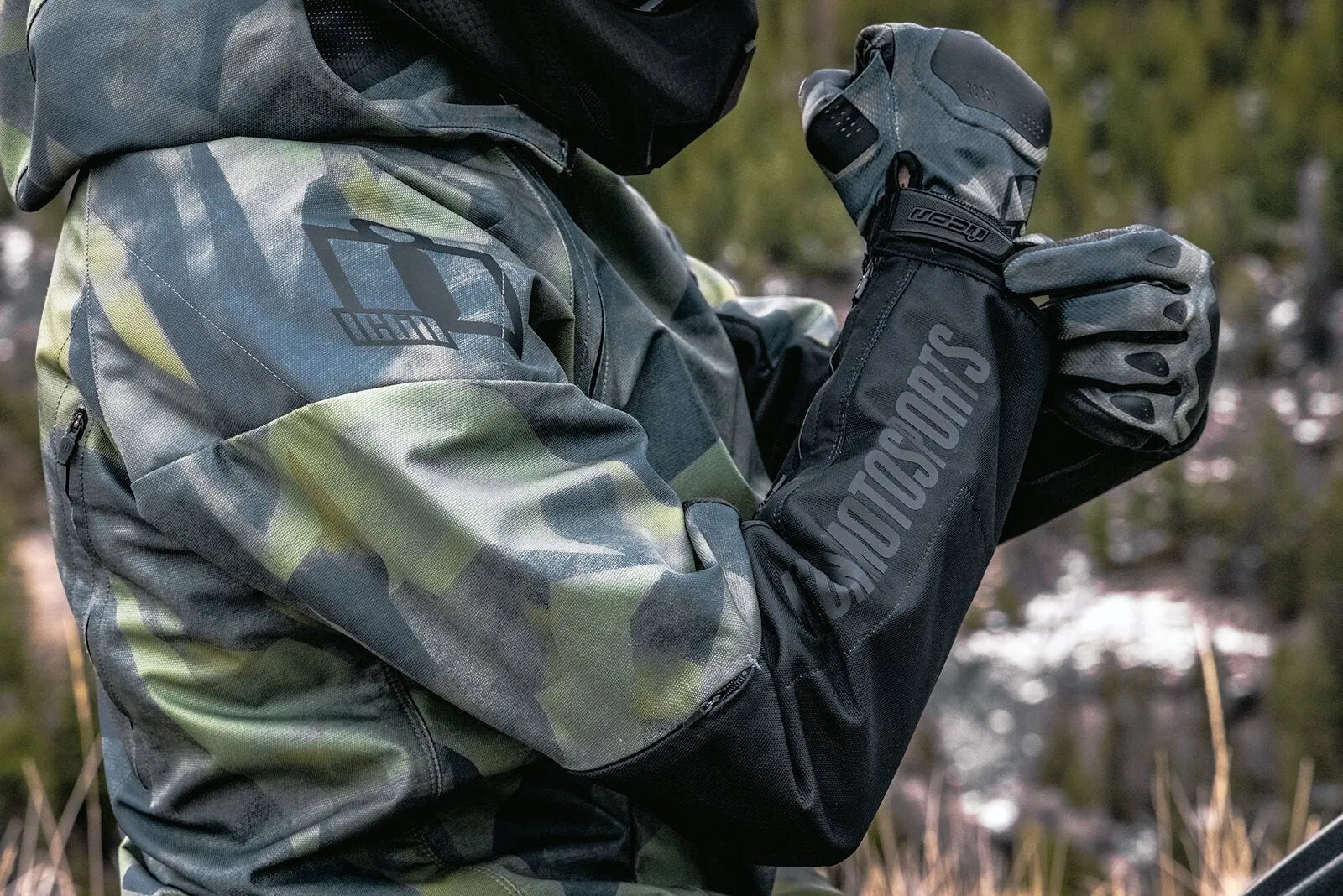 Icon Airform Battlescar Jacket - Black/Camo Green