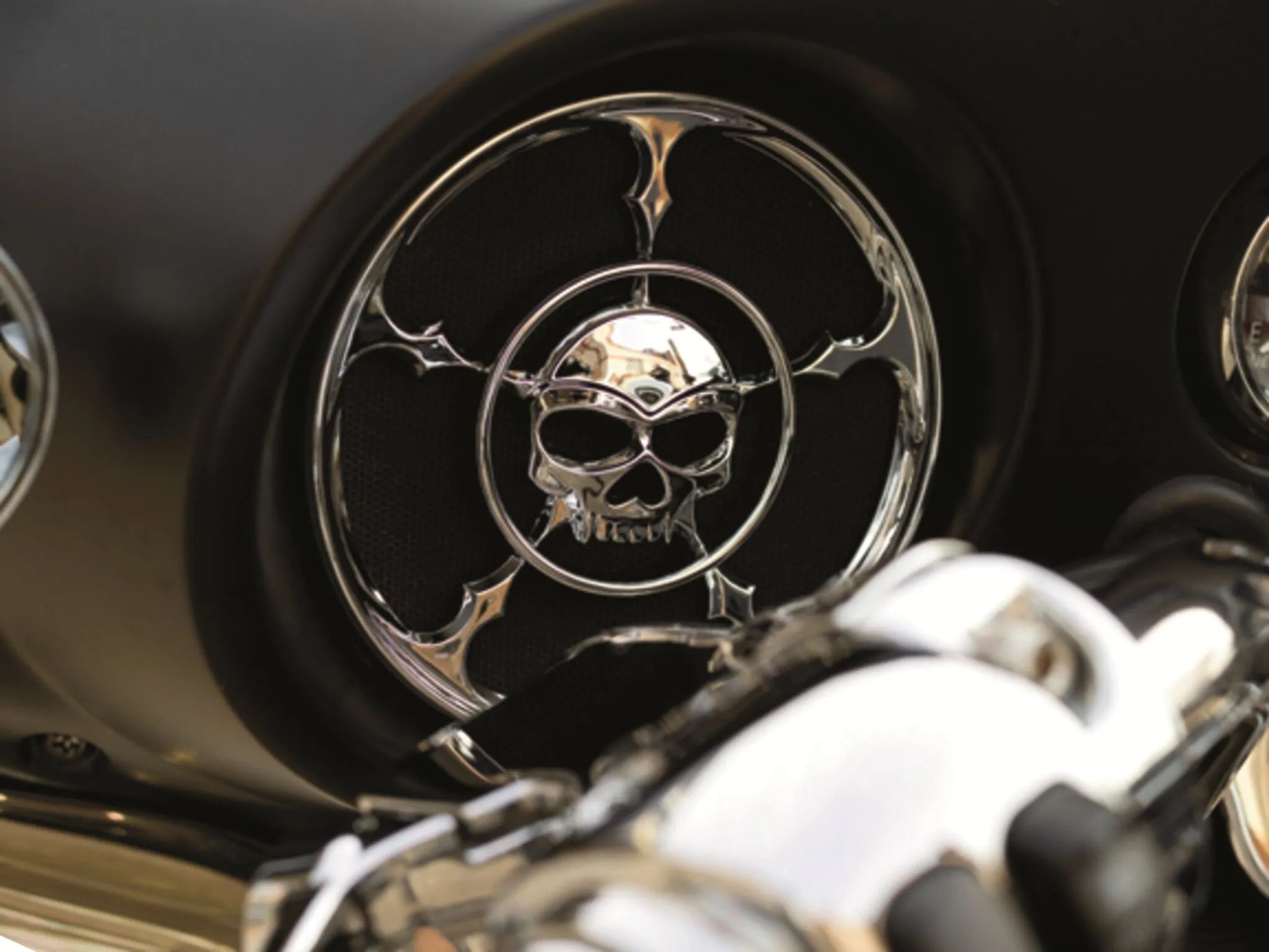 Kuryakyn Front Speaker Accents - Chrome