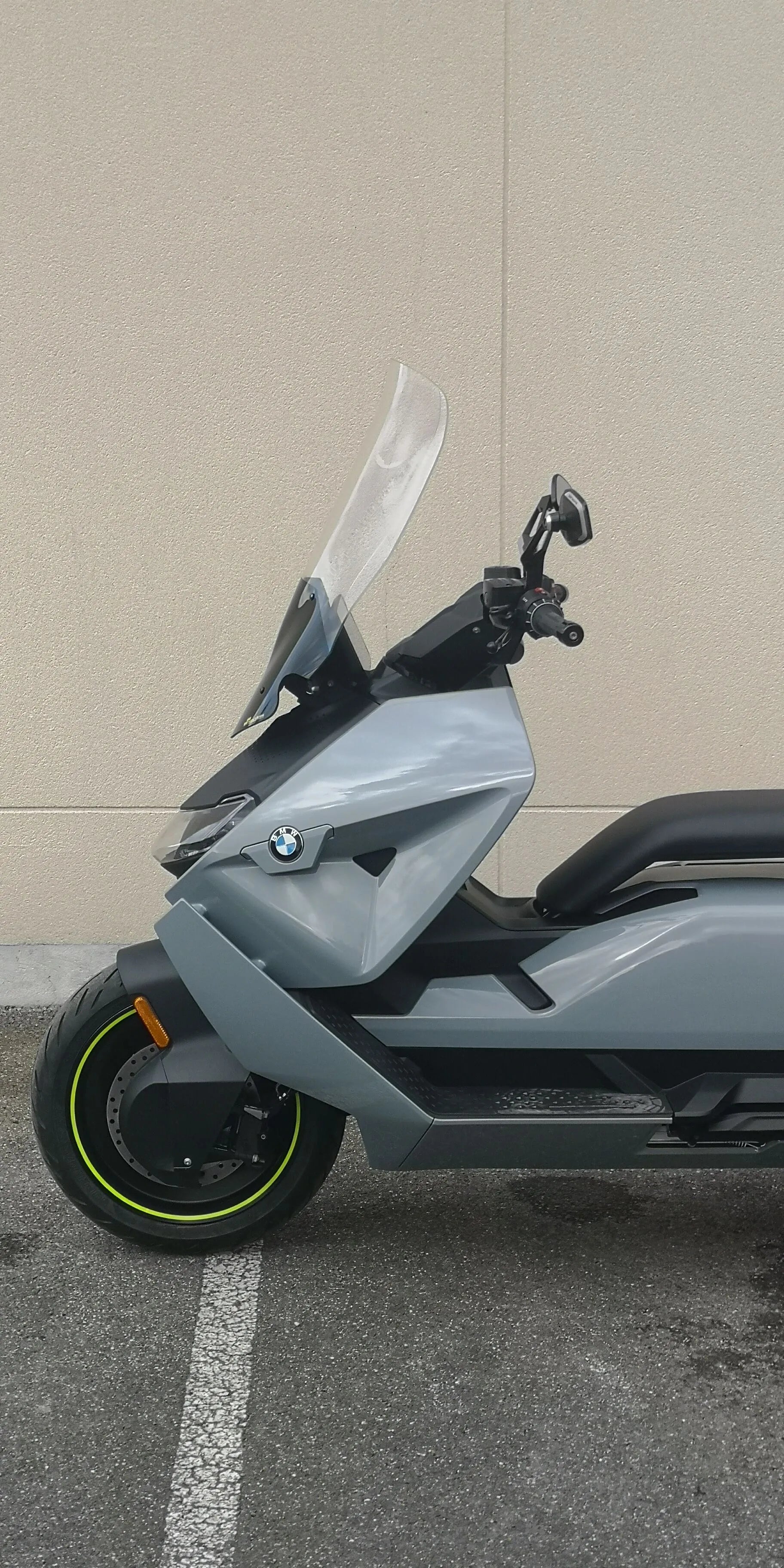 Bullster Windscreen - Clear Scooter Windshield