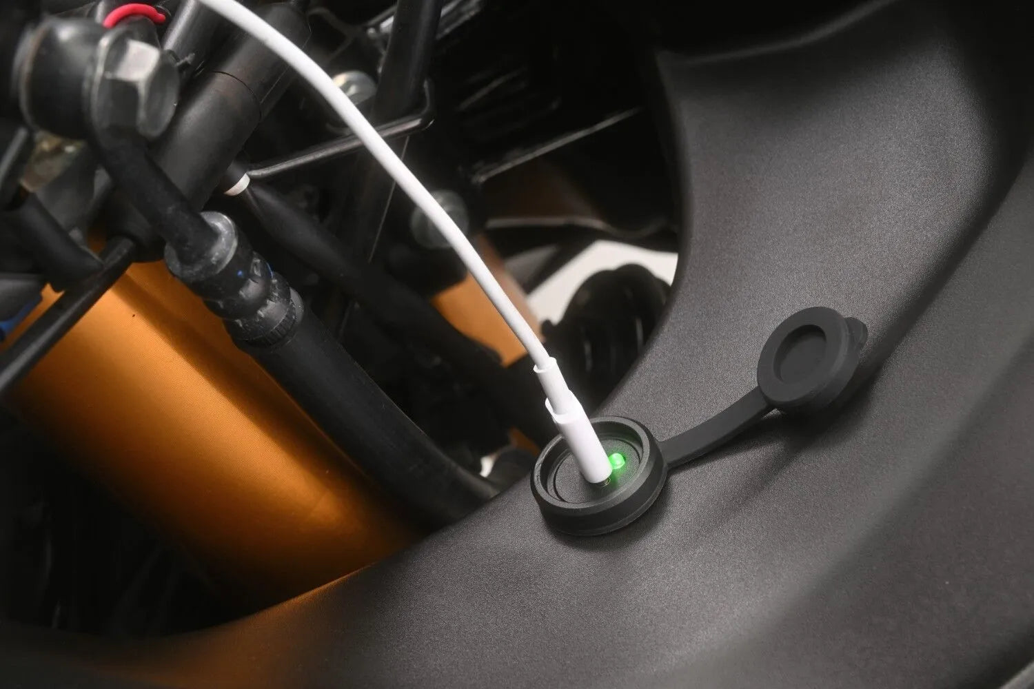 Daytona Usb Charging Port - 5v/2.4a Output