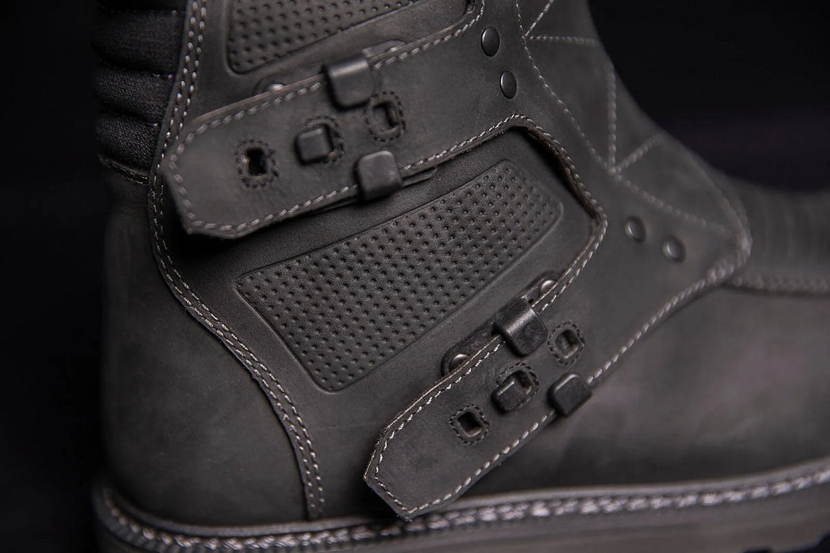 Icon Elsinore 2 Boots Black