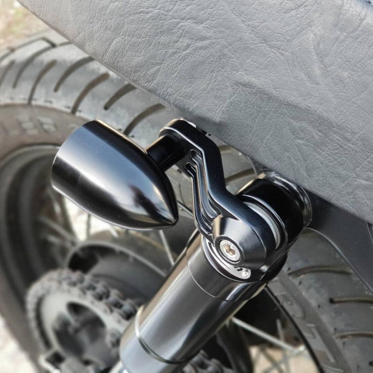 Motone ribbed Triline turn signal brackets - Black