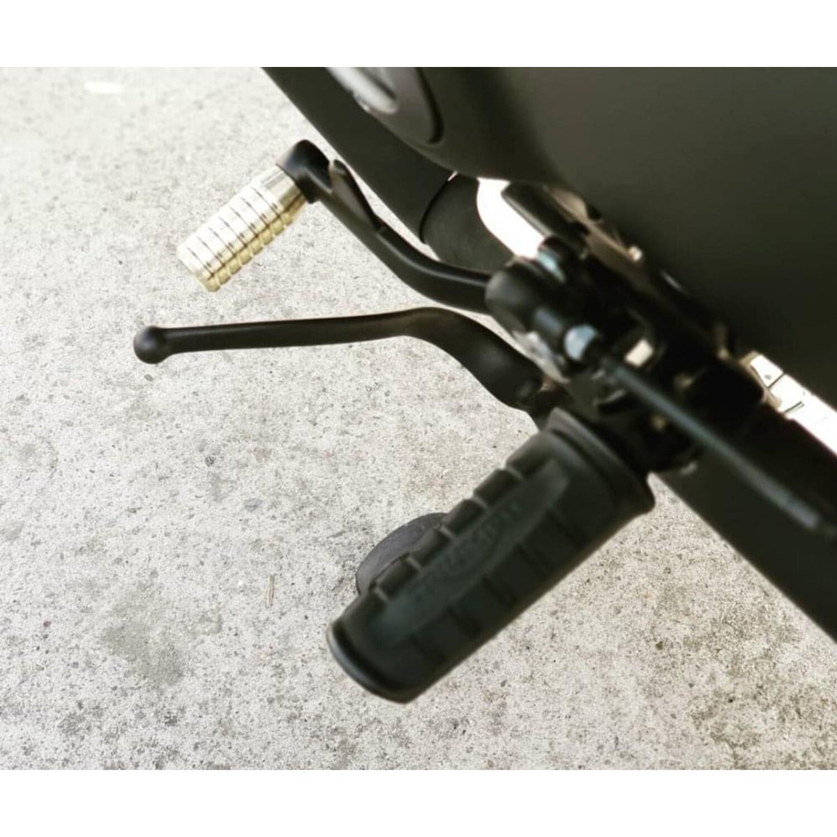 Motone shifter end peg ribbed - Brass