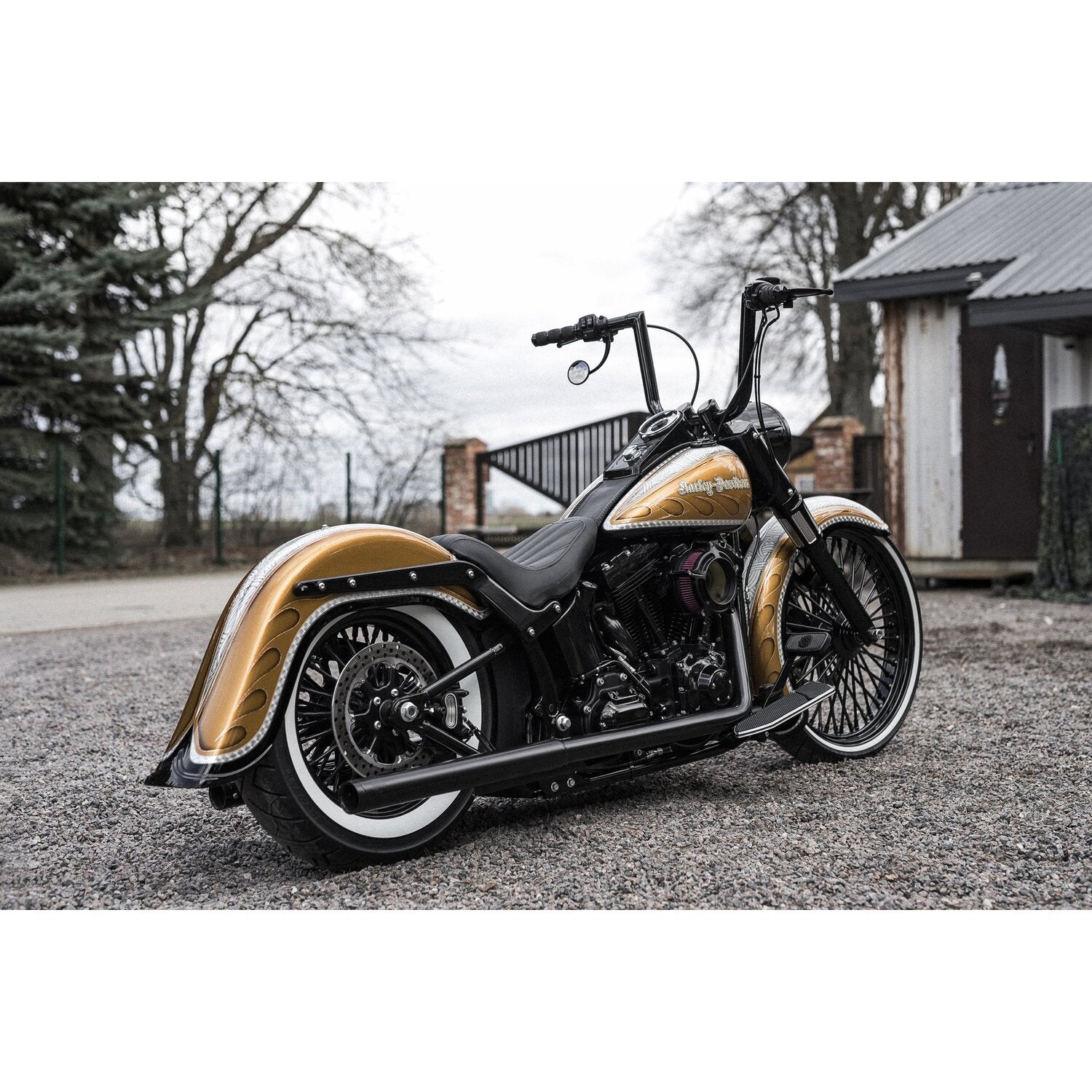 Killer Custom 4" stretched rear fender with classic tip