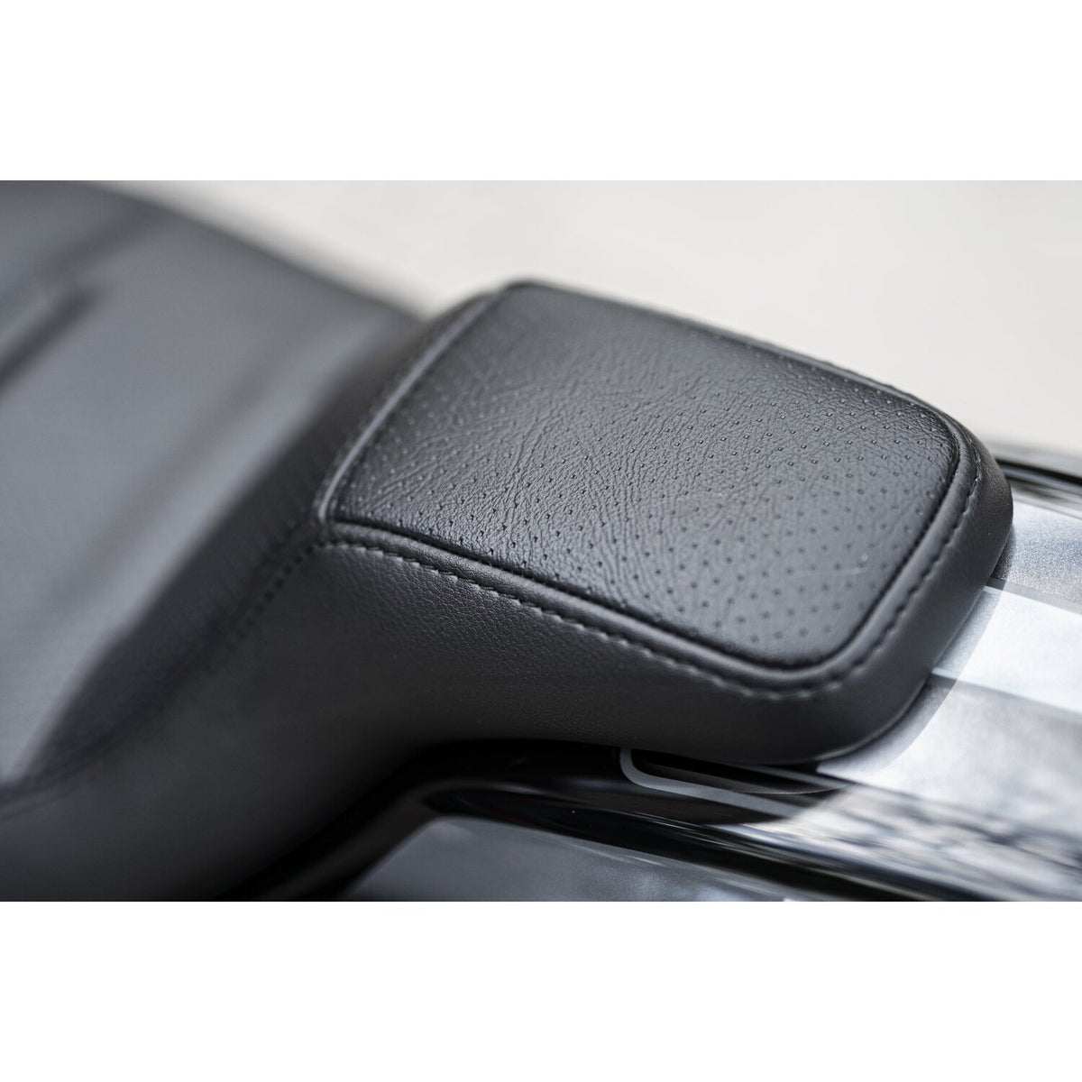 Killer Custom 'Blocker' seat for 'Bobbstr'/'Rodstr' fender