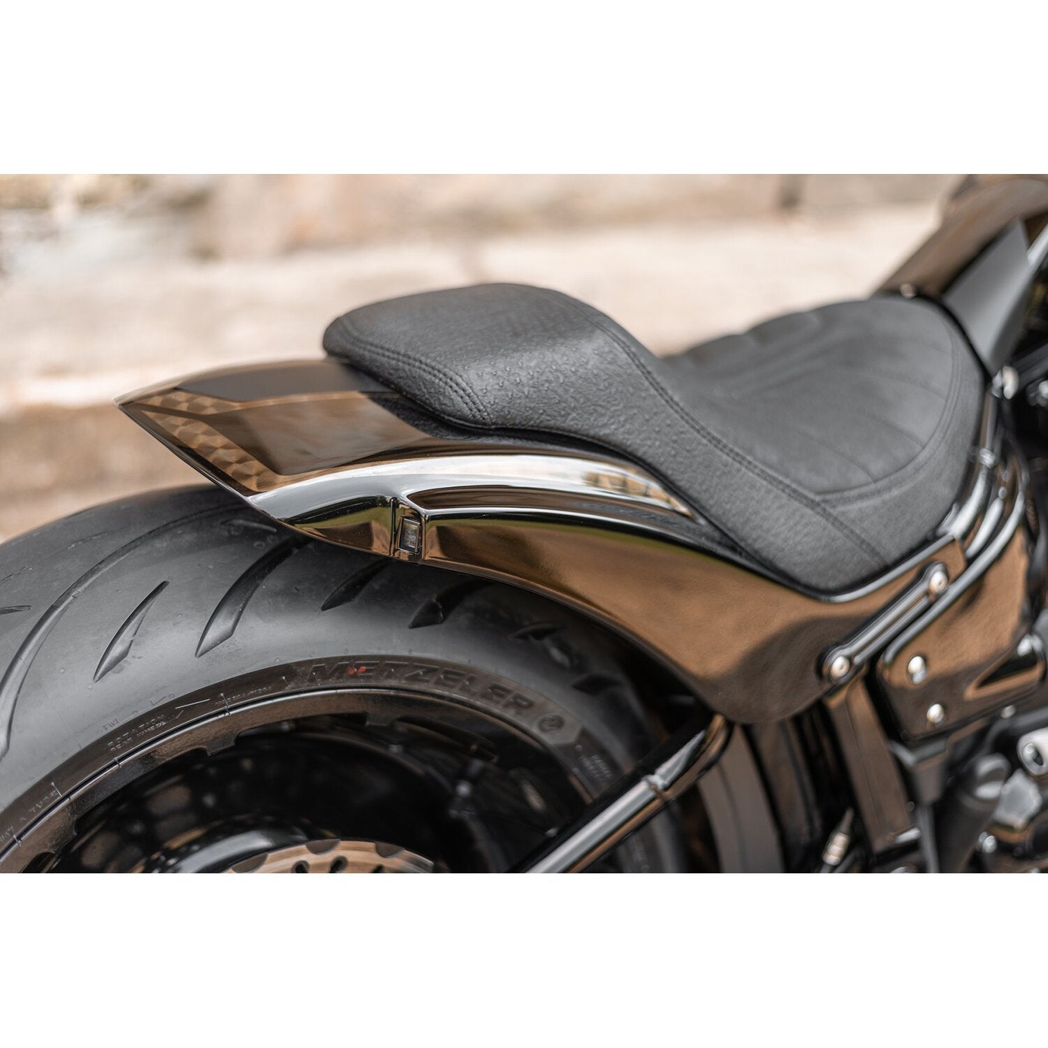 Killer Custom seat for 'Avenger' fender kit - Basic