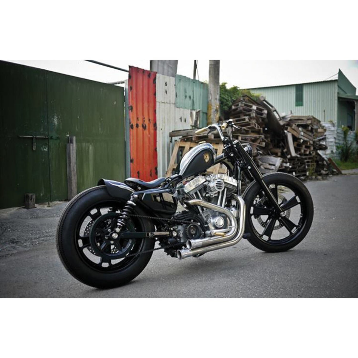 Rough Crafts 'Bobbed' rear fiberglass fender kit - Black