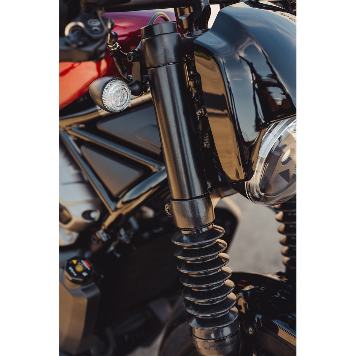 Cult-Werk Nightster turn signal bracket set - Front - Black
