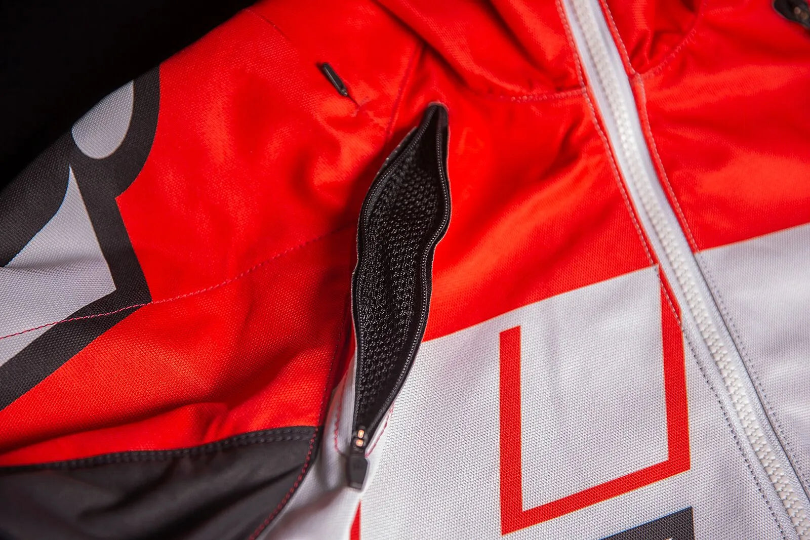 Icon Airform Retro Jacket - Black/Red/White