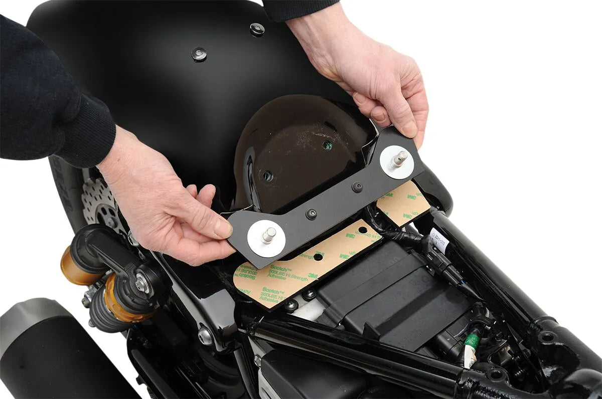 Z1r Spring Solo Seat Mount Kit - Black