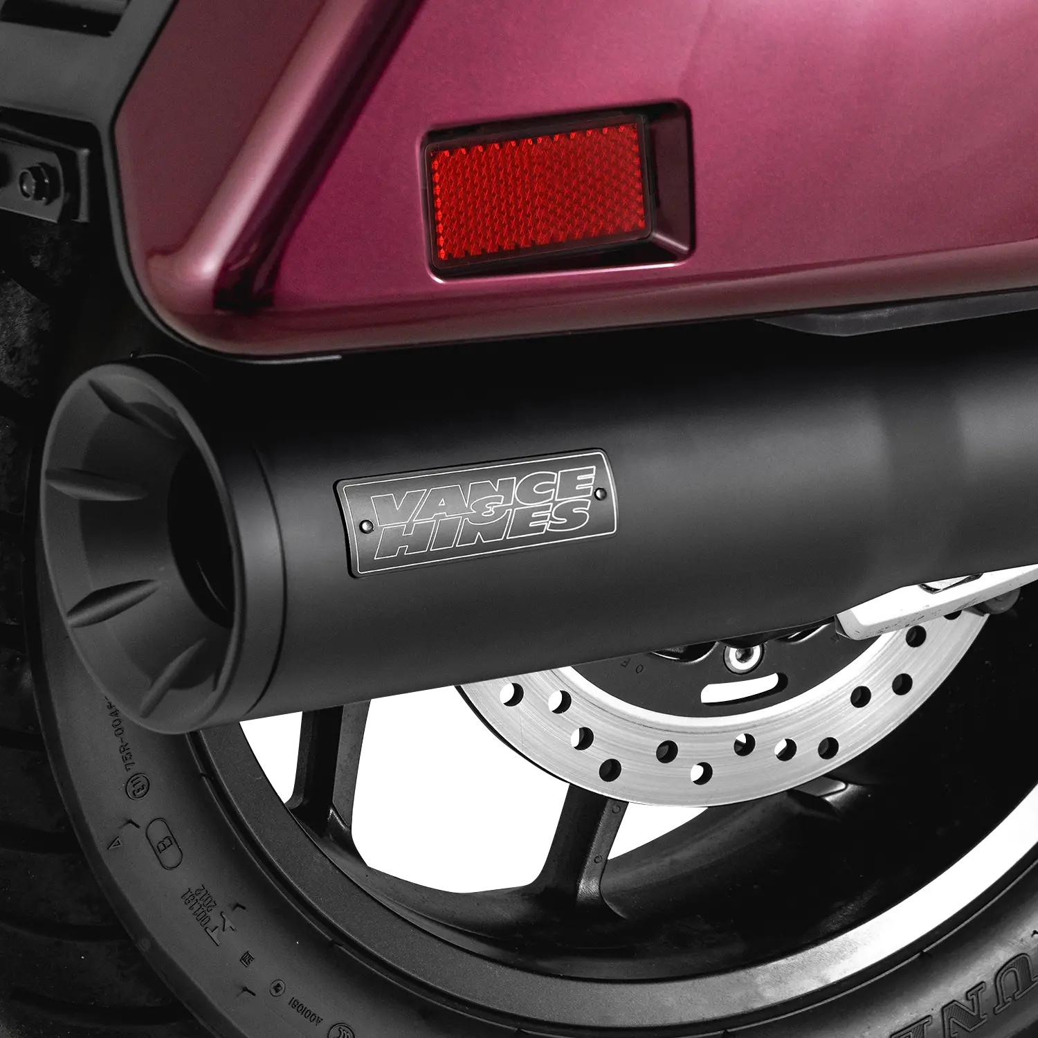 Vance & Hines Hi-output Slip-on Lyddæmper i sort
