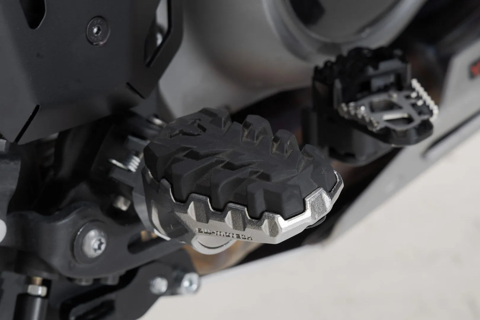 Sw-motech Evolution Footrest Kit - Adjustable