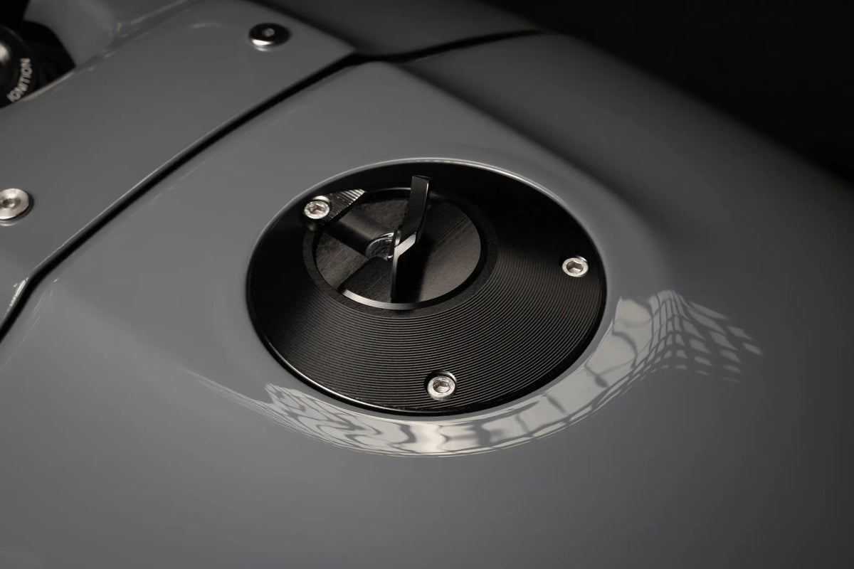 Gilles Tooling Fuel Cap Version 2 Black for Suzuki