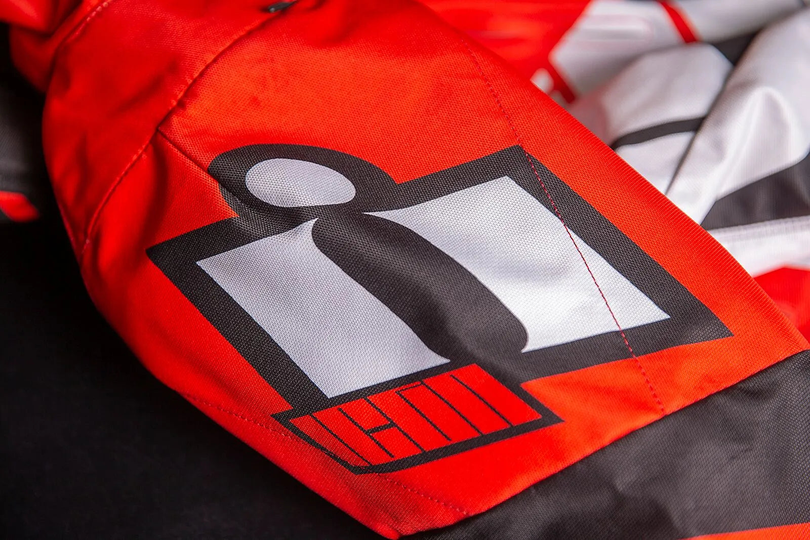 Icon Airform Retro Jacket - Black/Red/White