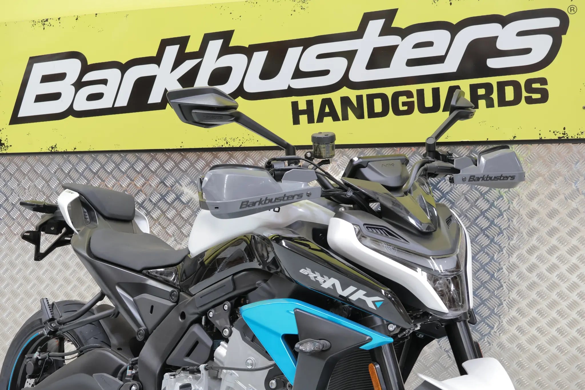 BARKBUSTERS Handguard Hardware Kit for CFMoto 675 NK