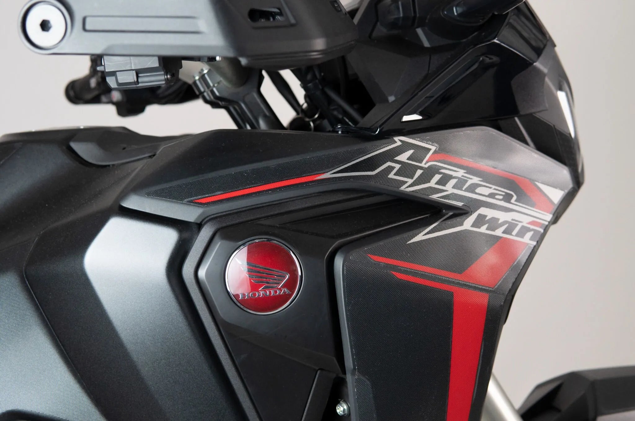 Uniracing Scratch Saver For Honda Motorcycles