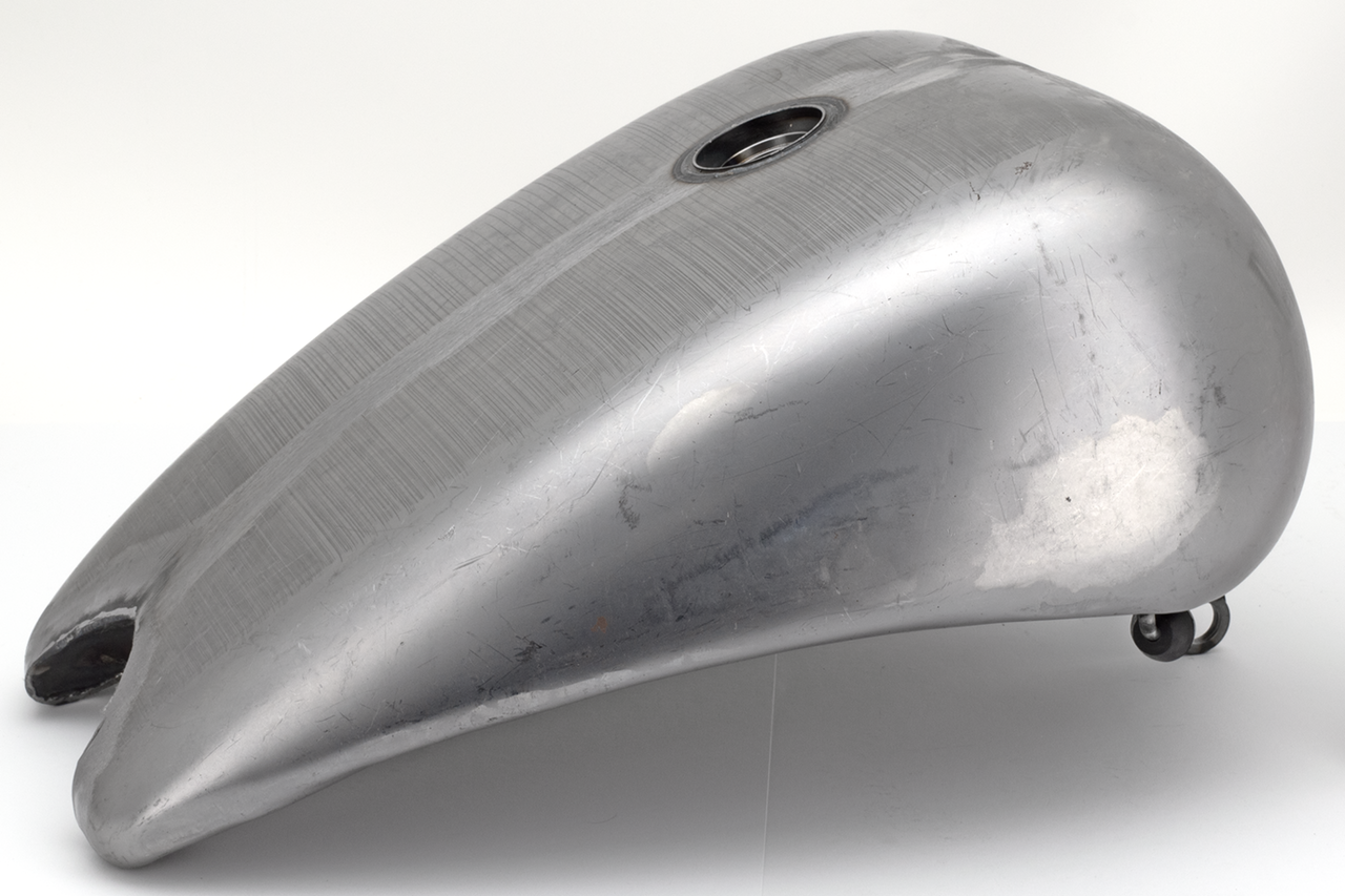 Zodiac One Piece Stretched Smooth Top Steel Gas Tank for Softail – Gas- & Oil Tank