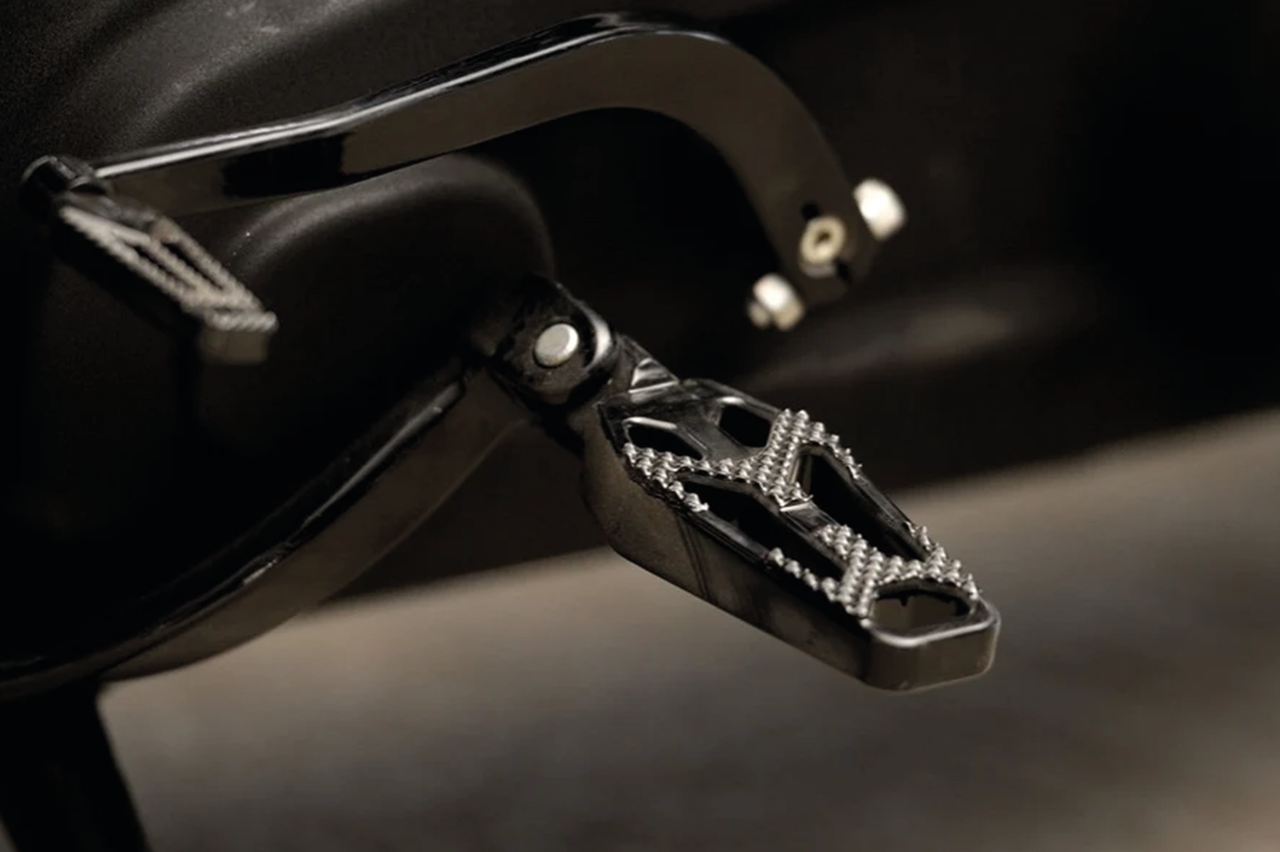 Tommy & Sons Crook Series Foot Pegs for Milwaukee Eight Softail – Foot Control