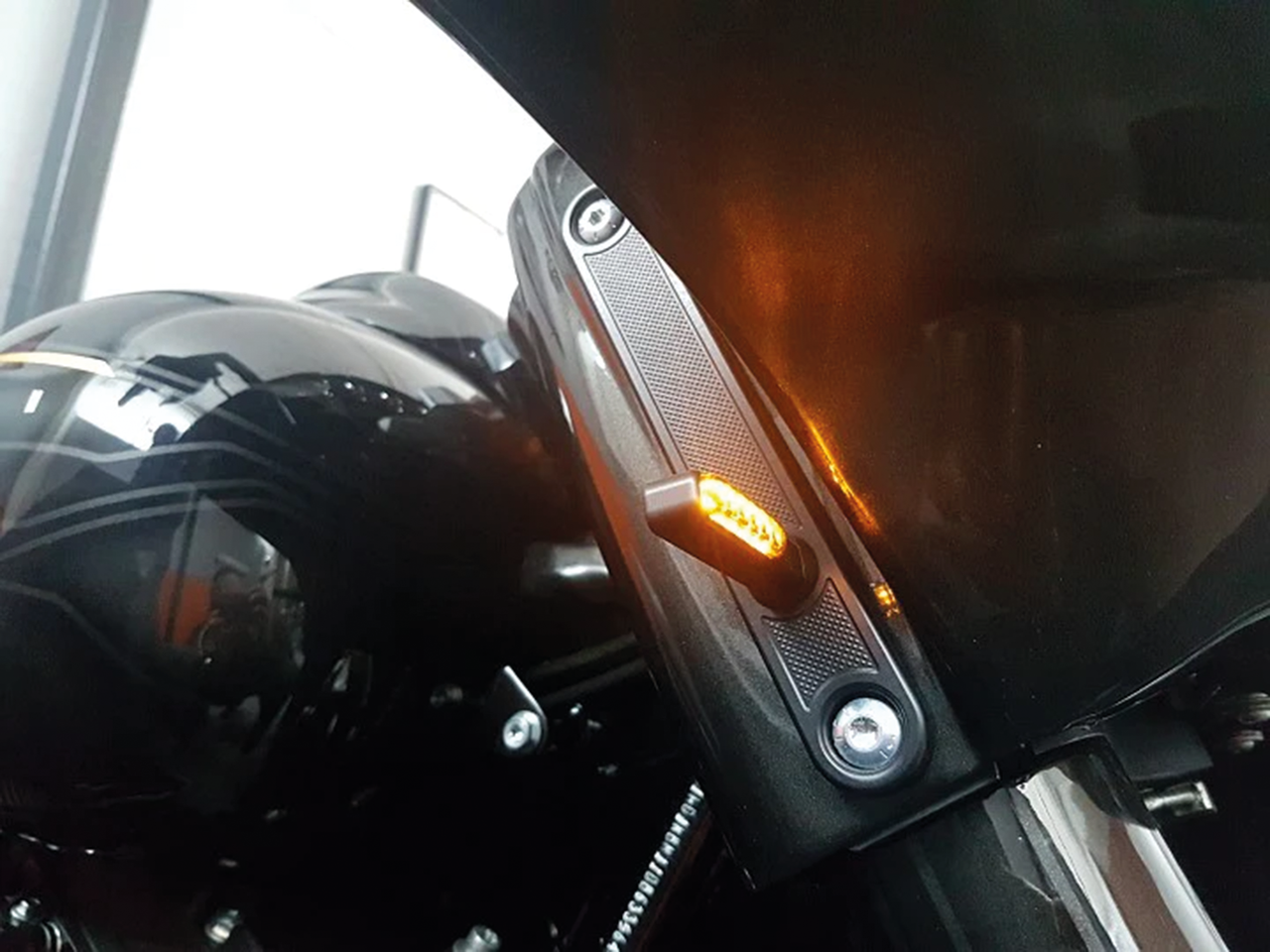 Tommy & Sons Touring Front Turn Signals – Electric & Light
