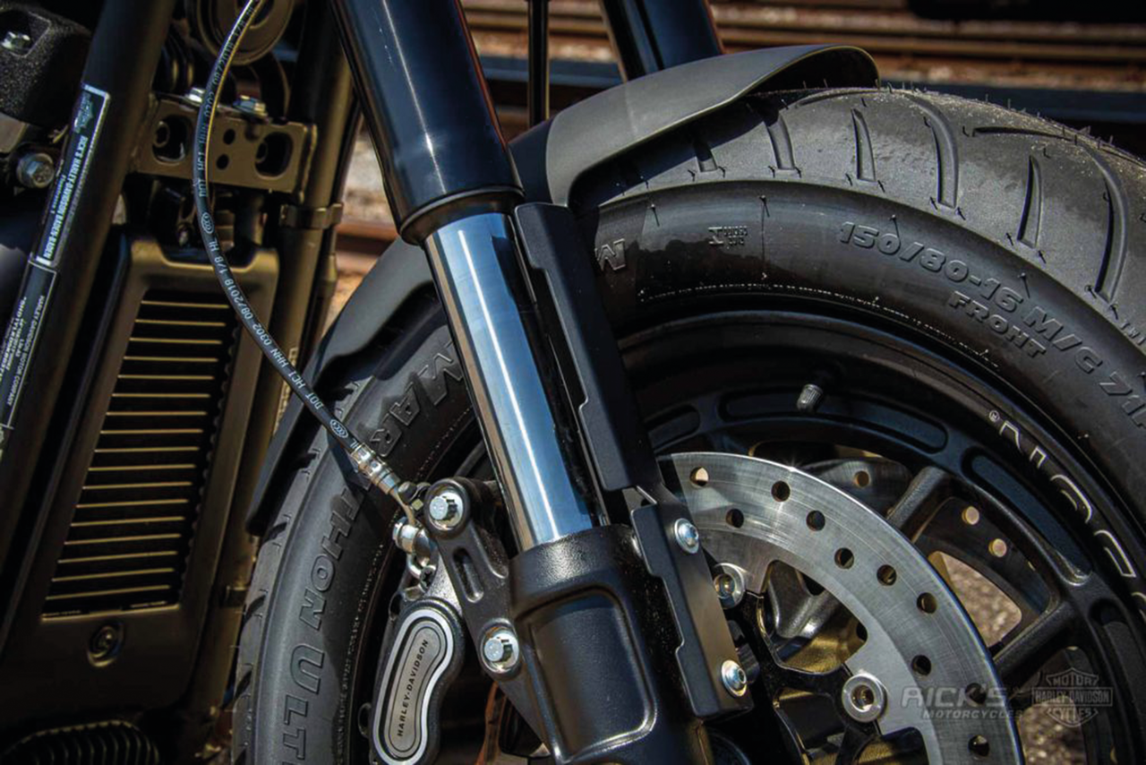 Rick's Milwaukee Eight Fat Bob Front Fender – Fender & Struts