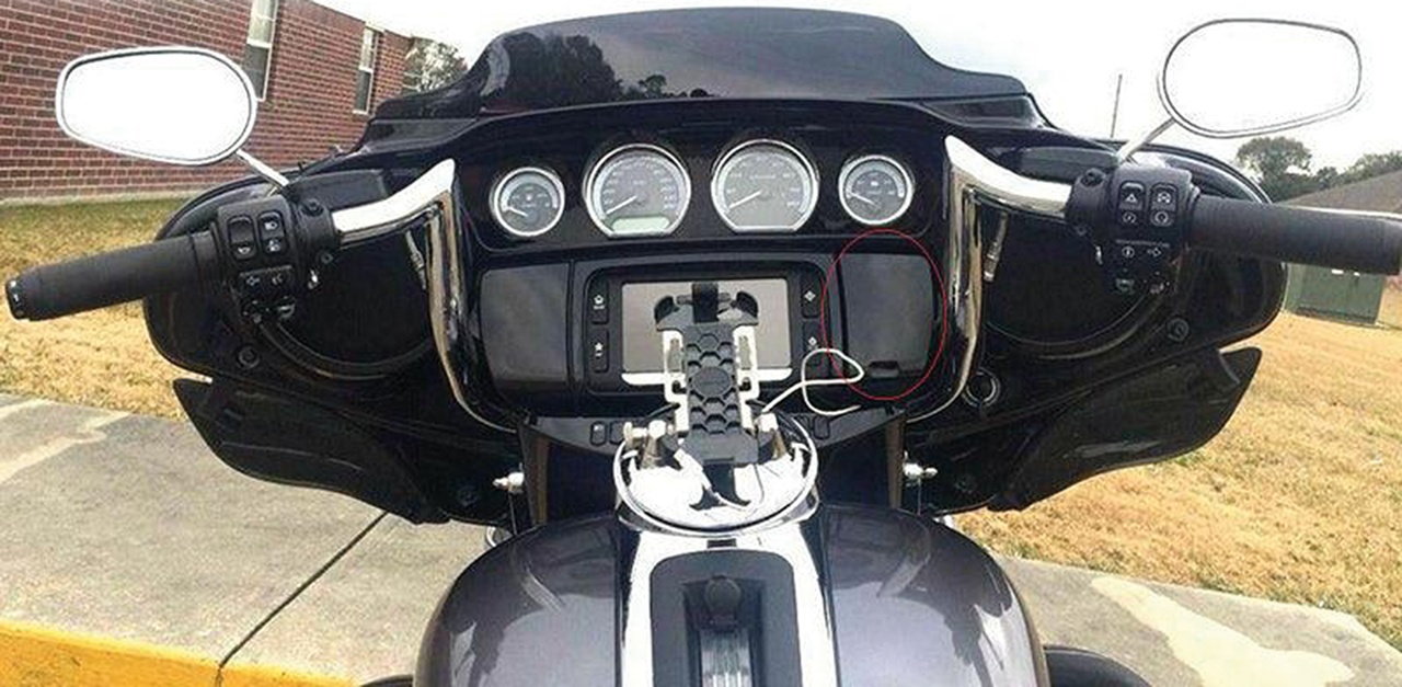 Zodiac Media Door for Batwing Fairing 2014-UP – Windshield
